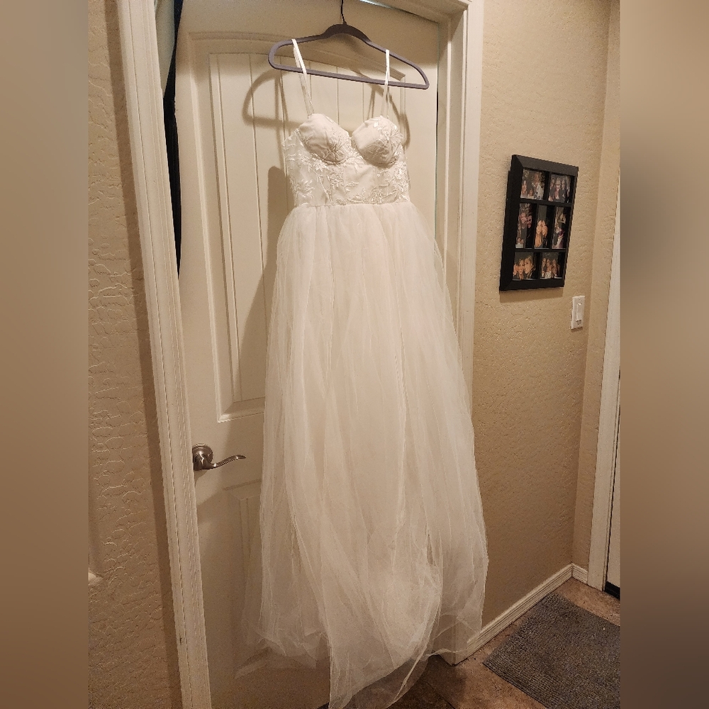 Lulu's NWT Cream Lace Elegance Wedding Dress